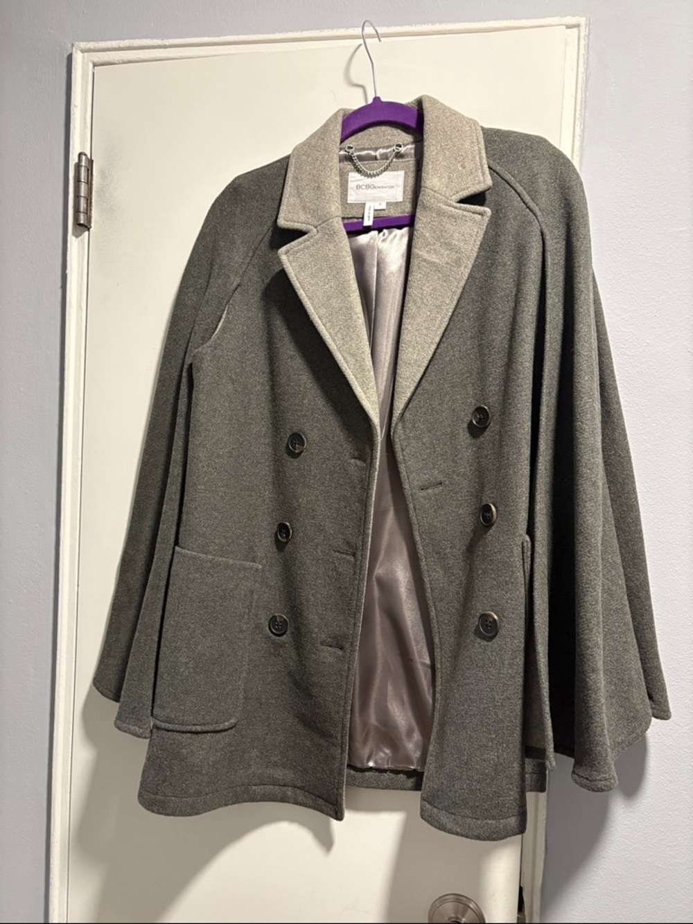 BCBGMaxAzria Gray Double-Breasted Cape with Contrast Collar
